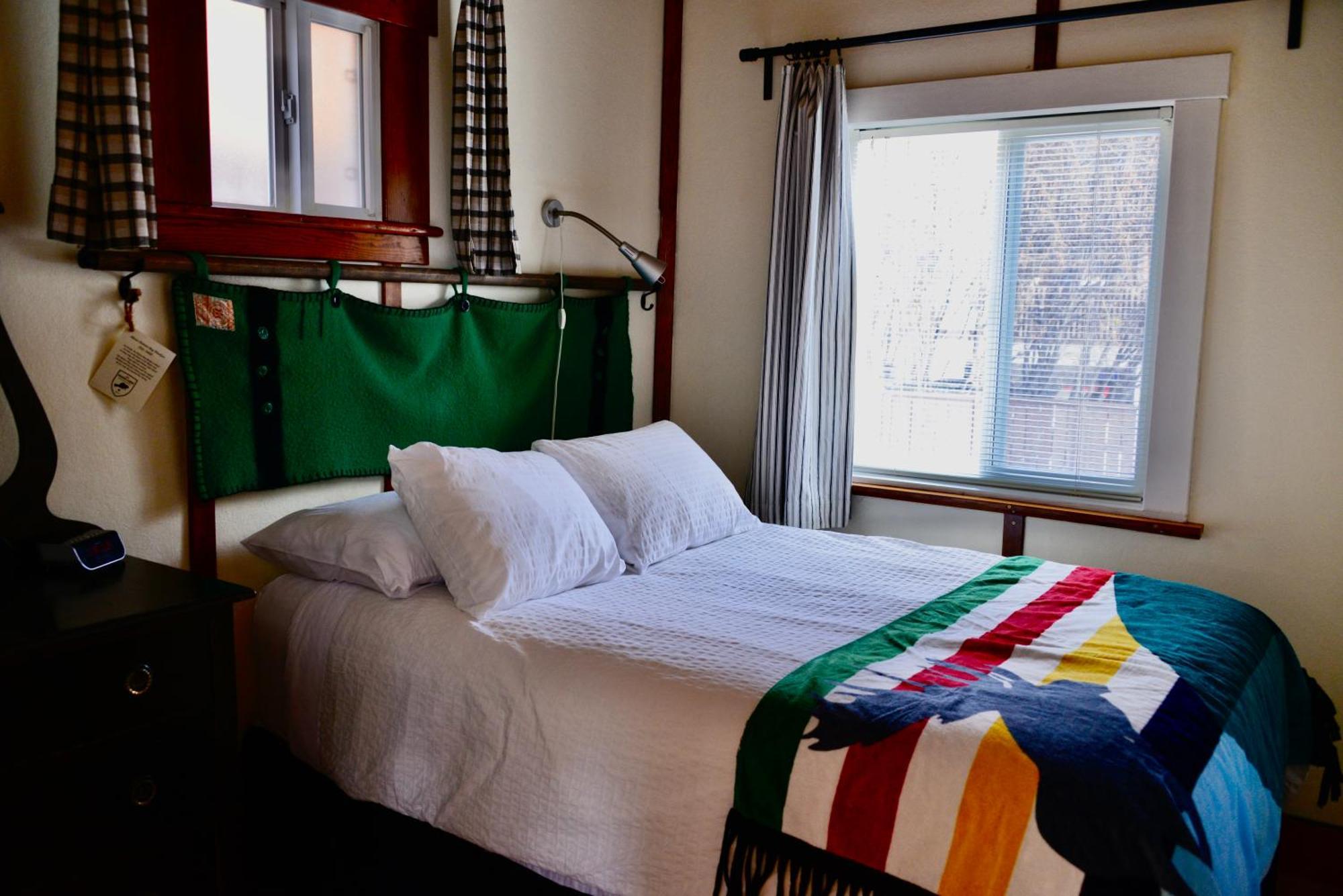 Banff Beaver Cabins 外观 照片